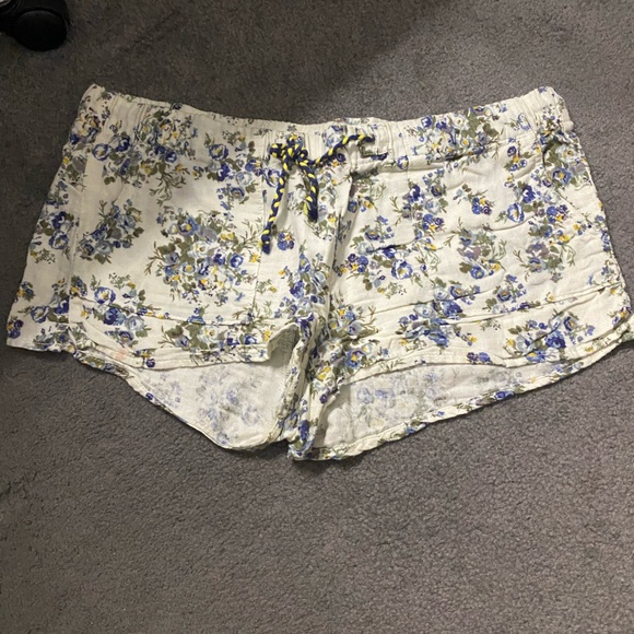 Floral Print Shorts - Picture 1 of 3